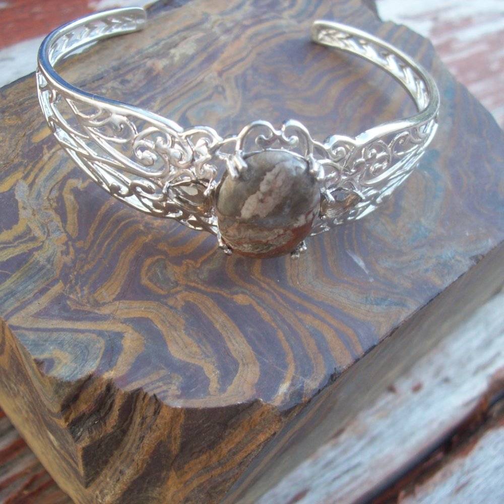 Fashion Bracelet Silvertone Open Back